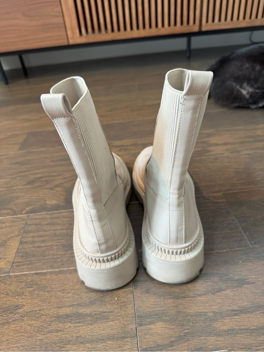 Women’s Chunky Chelsea Boot in Cream - Picture 2 of 10